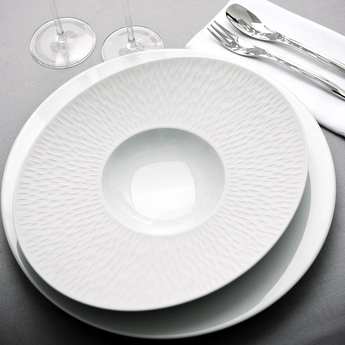 BOREAL SATIN BLANC Assiette gourmet ovale petit bassin 30 x 26 cm - Image 3