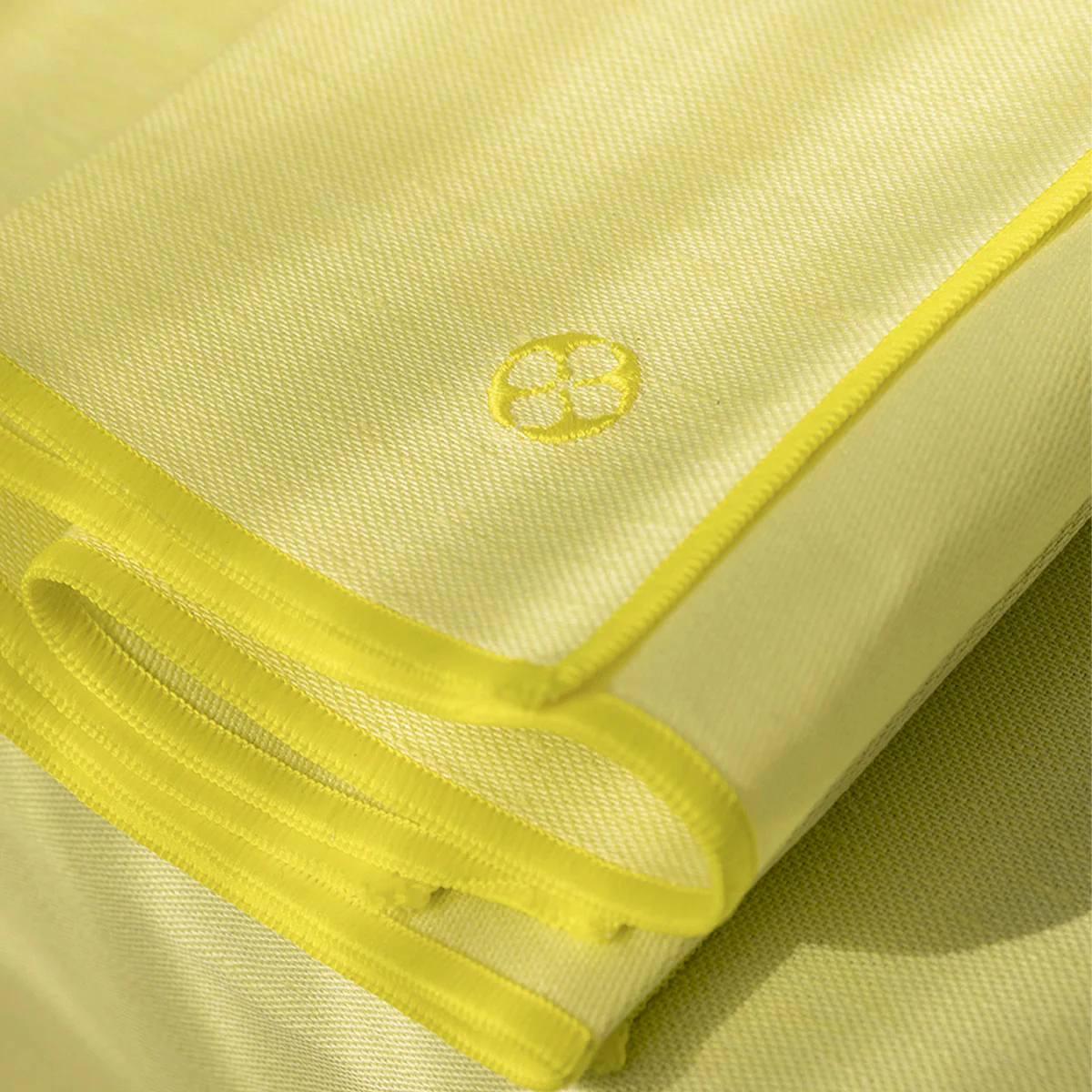 NUANCES COTON & LIN JAUNE PALE Lot de 4 serviettes 50 x 40 cm - Image 2