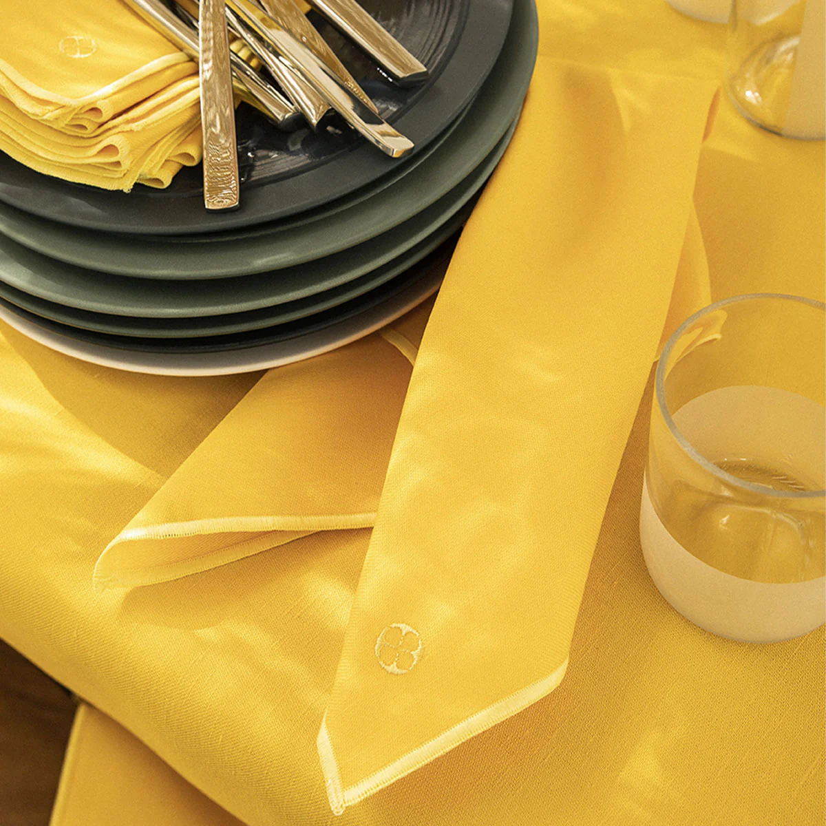 NUANCES COTON & LIN JAUNE TOURNESOL Nappe rectangulaire 180 x 250 cm - Image 2